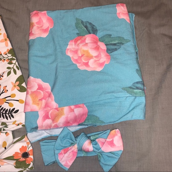 3 Baby girls swaddle wraps with matching headbands - Picture 4 of 4